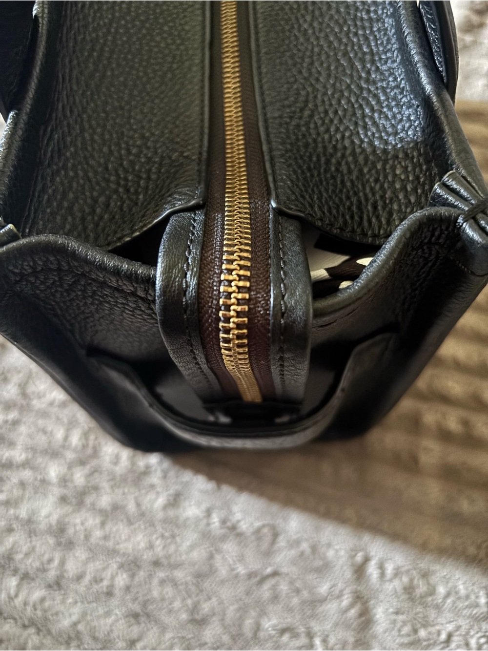 Marc Jacobs Black Small Leather 'The Tote Bag' - Picture 8 of 11